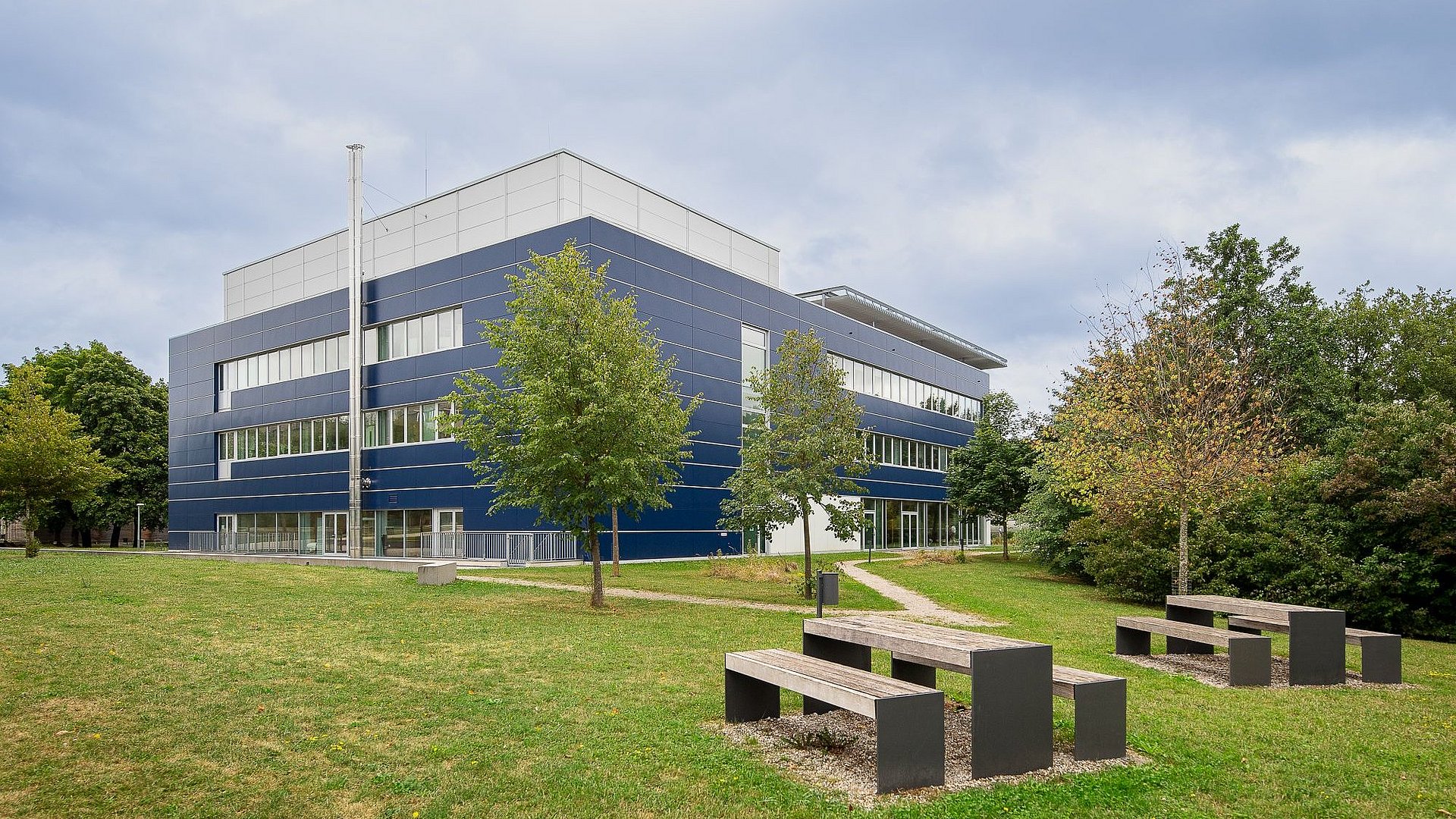 Building of the Munich Institute of Integrated Materials, Energy and Process Engineering (MEP) of the Technical University of Munich on the Garching research campus.