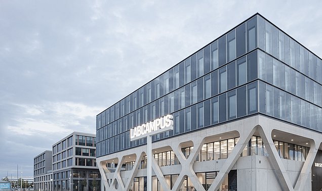 New TUM location - exterior view of the LabCampus at Munich airport 