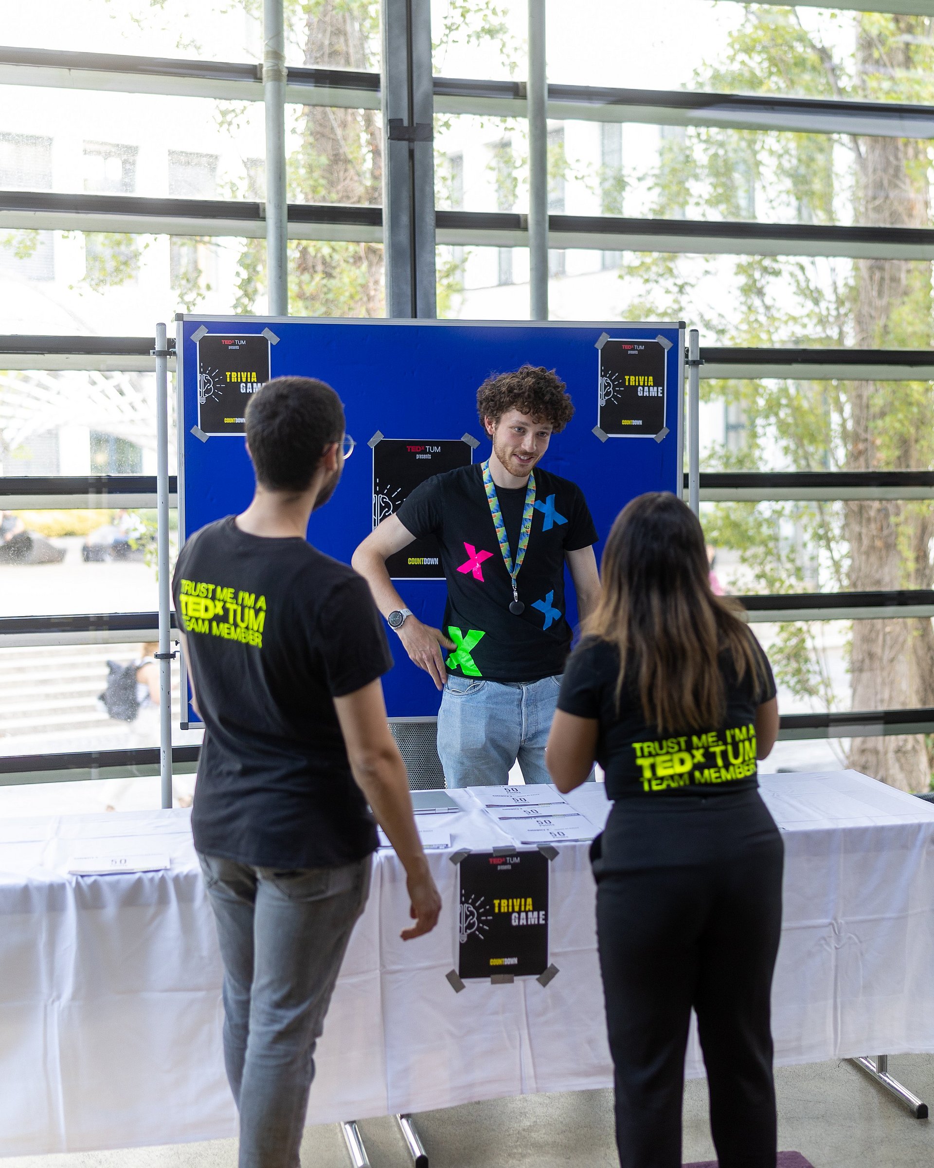 TEDxTUM students at Audimax foyer