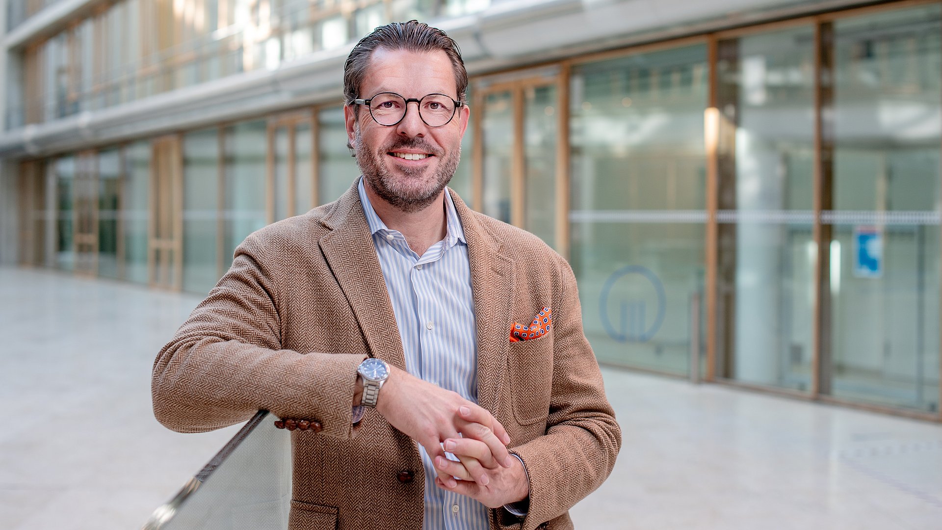 Prof. Urs Gasser Professor Urs Gasser