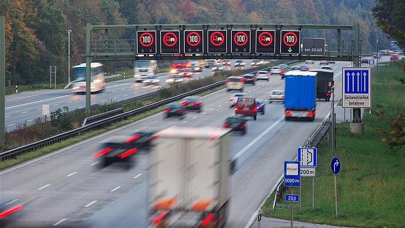 Mögliche Tempolimits lösen oft emotionale Diskussionen aus. Autobahn mit Tempolimit